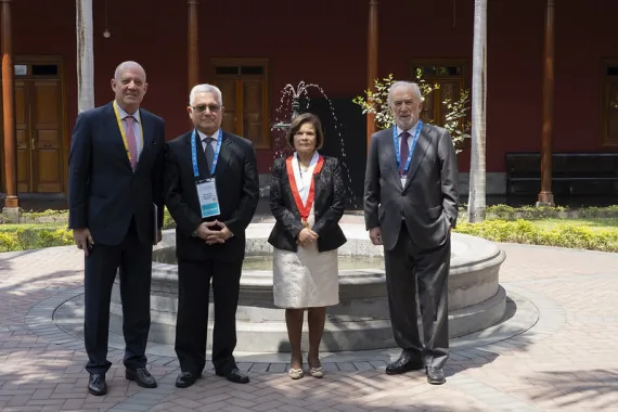 Participantes en la mesa sobre lenguaje accesible y discapacidad durante la II Convención de la Red Panhispánica