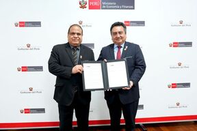 Imagen institucional del Ministerio de Economía y Finanzas de Perú durante la firma de un convenio con Editora Perú.